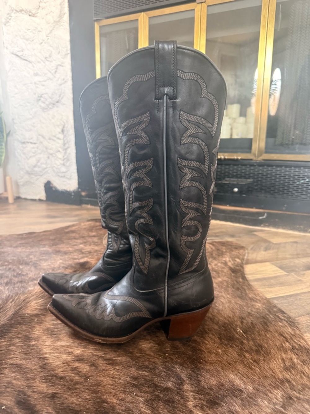 Shyanne Black Leather Cowboy Boots with Tan Lining